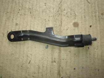 Кронштейн патрубка интеркулера 1131920 1M5Q6C693AA Форд Фокус 1, - БУ