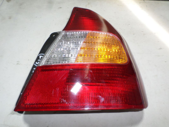 Фонарь правый 9240225020 E13-9570-RH Хендай Акцент Тагаз - ДЕФЕКТ скол боковой - БУ