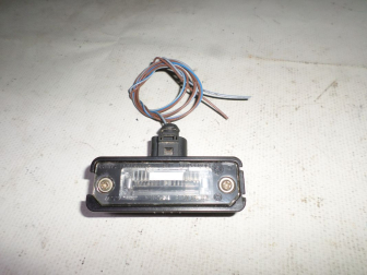 Плафон подсветки заднего номера WV IJ6-943021-B 3AF943021A Audi A4 Polo Passat Touareg Tiguan, - БУ