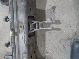 Подушка двигателя задняя Шевроле Авео Т300 с МКПП 1,2 литра 95493721, - БУ