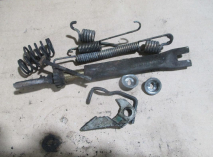 Ремкомплект колодок задних 90199721 Пружины правая сторона 96328265 Шевроле Реззо Дэу Такума, - БУ 