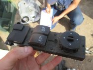 Блок управления стеклоподъемником Форд Фокус 2 передней левой 2 клавиши и зеркала 1471922 - БУ