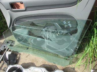 Стекло двери Форд Фокус 2 передней правой 1342622, 1323276, 4M51A21410AE, - БУ