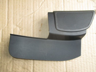 Накладка двери передней левой Форд Фокус 3 BM5118C863A  BM5118C863B с решеткой, - БУ