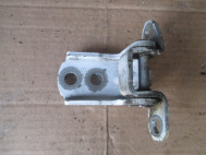 Петля двери правой верхняя или левая нижняя Ниссан Тиида 82421ED01A, 8240095F0F, - БУ