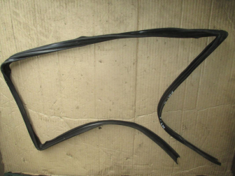 Уплотнитель стекла двери передней левой 17095 Форд Фиеста Mk6 с 2012г, -  БУ