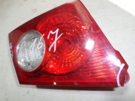 Фонарь задний левый внутренний 96551216 311198L Шевроле Лачетти Хэтчбек - ДЕФЕКТ 2 скола - C167 - БУ