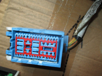 Разъем 46 контактный 321606246 блока предохранителей Форд Фокус 2 Хэтчбэк 1,8 литра QQDB - БУ