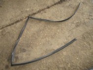 Уплотнитель двери задней правой Ниссан Тиида С11 Верса Хетчбек на 06-13г 82830ED50A, - БУ