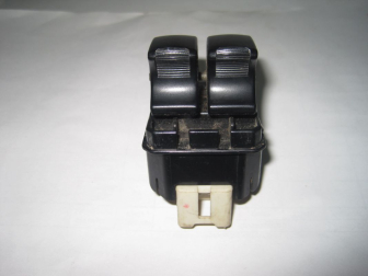 Кнопка стеклоподъемника двери передней левой 96563826 96563824 621W04750 96663853 Дэу Матиз, - БУ