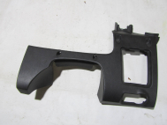 Накладка торпеды нижняя левая 95216824 96893216 94573286 под рулем Chevrolet Cruze - S62 - БУ
