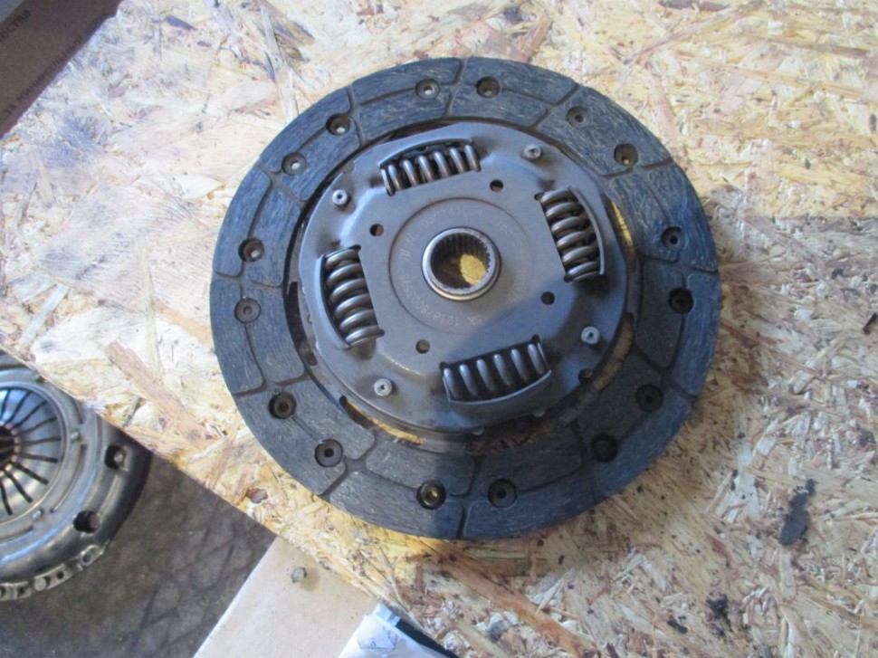 8971354920 диск сцепления. Диск сцепление поло. Сцепление фольксваген поло седан 1. 036 141 032 h. Диск сцепление поло.