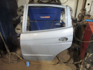 Дверь задняя левая Шевроле Реззо 96386725 с молдингом - БУ L228 Светло Голубая голая