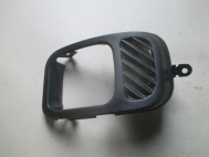 Накладка сопла воздуховода бокового левого 96233526 передней панели Шевроле Ланос - БУ