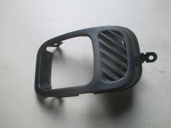 Накладка сопла воздуховода бокового левого 96233526 передней панели Шевроле Ланос - БУ