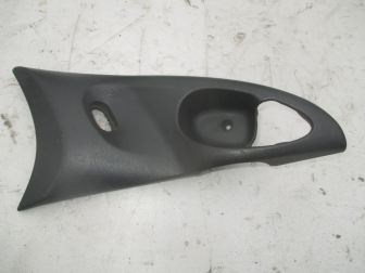 Накладка двери передней правой 98ABA22620EFW P9Z1A RH Форд Фокус 1 внутренняя, - БУ