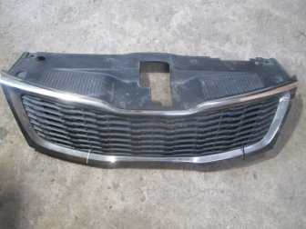 Решетка радиатора 863504Y000 863504Y100 863514Y000 Киа Рио 3 с 11 по 15г - KR-3 - Дефект - БУ