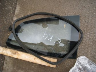 Стекло кузова Шевроле Авео Т200 Хэтчбек 3 дверка - Форточка задняя правая, - БУ