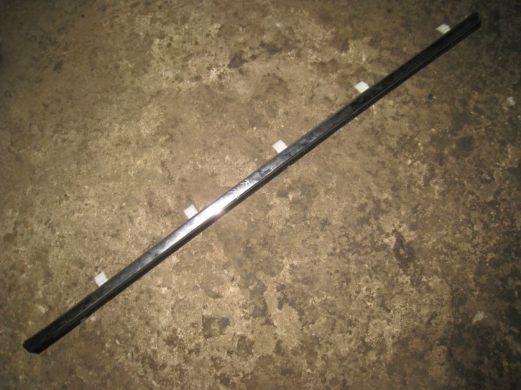 молдинг на крышу рено меган 3 универсал. молдинг двери внешний chevrolet captiva c100. молдинги уплотнитель стекол дастер. уплотнитель стекла двери g463. молдинг стекла двери задней g12.