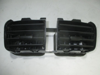 Сопло воздуховода передней панели 94564028 Шевроле Авео Спарк М300 Равон Р2 центральное, - БУ