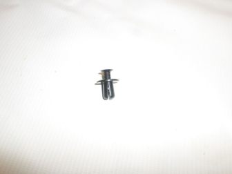 Клипса пистон 94535928 крепления подкрылка для всех Шевроле.- General Motors