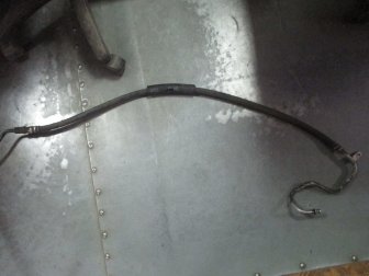 Трубка радиатора ГУР 1063529, 1066729, 1073480, 1347428 Форд Фокус 1 с 98 по 04г 1,8л, - БУ