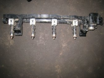 Рампа топливная Форд Фиеста VI, 4 с 2012 года с Duratec TI VCT 1.6 литра 1698074, - БУ