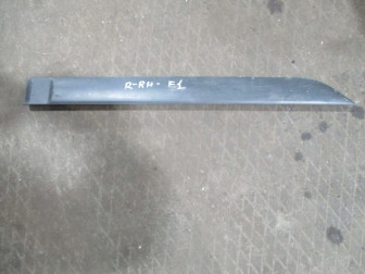 Молдинг двери задней правой 1090847 Форд Фокус 1 1060543, 1063641, 1070219, - БУ