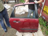 Дверь Форд Фокус 1 задняя правая 1430137 Седан и Хэтчбек - БУ Вишня F0-7 в СБОРЕ - есть вмятинки