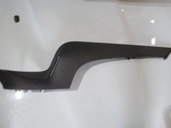 Накладка стойки левая 8A69F46809AF на задний ремень безопасности Форд Фиеста с 2012г., - БУ