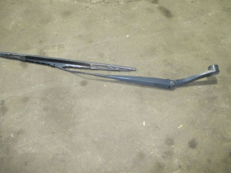 Поводок стеклоочистителя левый Шевроле Круз 95971330, - БУ - с праворукого автомобиля