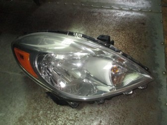 Фара правая Ниссан Тиида Верса N17X 260103AN0B передняя Хэтчбек Седан с 14г трещина кронштейна - БУ