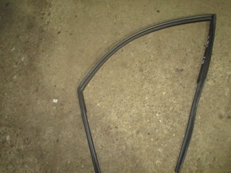 Уплотнитель стекла двери Опель Антара, Шевроле Каптива передний левый 96624300, 95061131, - БУ