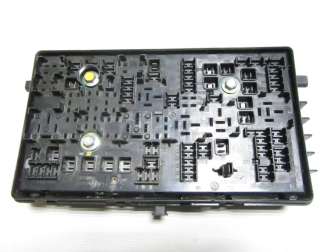 Блок предохранителей 95942232-01-2232 Шевроле Круз - плато средняя часть - БЕЗ ПРЕДОХРАНИТЕЛЕЙ, - БУ