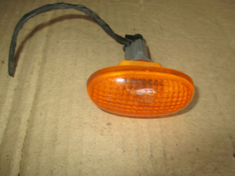 Повторитель поворотов в крыло 96415789 E13-0165 Шевроле Авео Реззо C2030J1004 0579 Желтый, - БУ