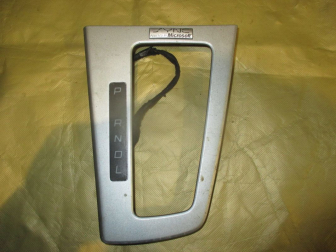 Накладка ручки переключения АКПП BM51A044H83DB35QB 3162808 2842217 Форд Фокус 3 - Серая - БУ