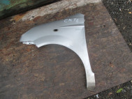 Крыло Шевроле Спарк переднее левое М200 96599353 96599355 - БУ Серебро СМ14 - вмятина