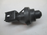 Концевик двери 7700427640 выключатель света салона Рено Логан, Largus, Duster, - Renault