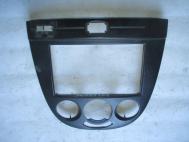 Накладка магнитолы и блока управления печки 96555127 Шевроле Лачетти Хэтчбек Универсал - Черная - БУ