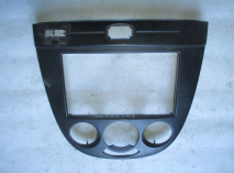 Накладка магнитолы и блока управления печки 96555127 Шевроле Лачетти Хэтчбек Универсал - Черная - БУ 