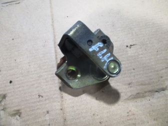 Замок двери - Ответная часть защелка 1042216 1058146 96BGF21982AF 91G35 Форд Фокус 1 все двери - БУ