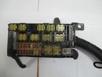 Блок предохранителей Шевроле Авео Т200, 96539834 - нижняя и средняя часть, - БУ