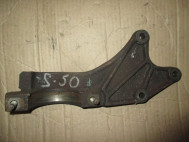 Кронштейн приводного вала 1063508 XS4W3K305DA Форд Фокус 1 на 2.0 литра 8V, - БУ