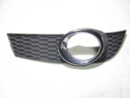 Накладка противотуманки правой Шевроле Авео Т255, 96808146 пластик Хэтчбек с 2009г с Хромом, - БУ