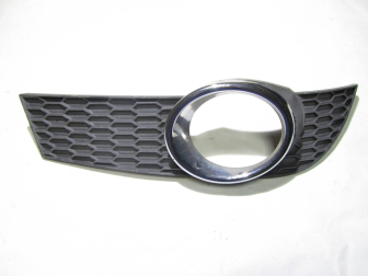 Накладка противотуманки правой Шевроле Авео Т255, 96808146 пластик Хэтчбек с 2009г с Хромом, - БУ