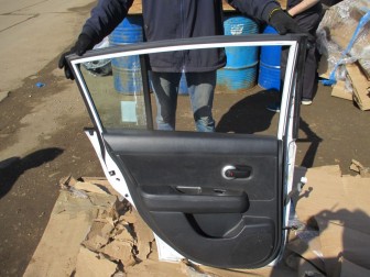 Уплотнитель стекла двери Ниссан Тиида задней левой С11 Верса Хэтчбек 07-13г 82331EL40A, - БУ