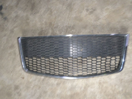 Решётка радиатора центральная нижняя 96813738 96813742 Шевроле Авео T255 - SS15 - есть ДЕФЕКТЫ - БУ