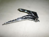 Петля капота правая 96304580 96255038 Шевроле Ланос Шанс Дэу Сенс - цвет Черный N-8  - БУ