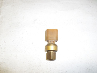 Датчик давления топлива 13500745 Шевроле Авео Т300 Каптива C140 Опель Астра J в рампе. - БУ