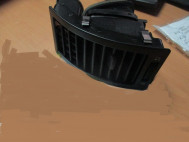 Дефлектор воздушный правый центральной консоли 6R0819704 Фольксваген Поло 01-10г, - БУ